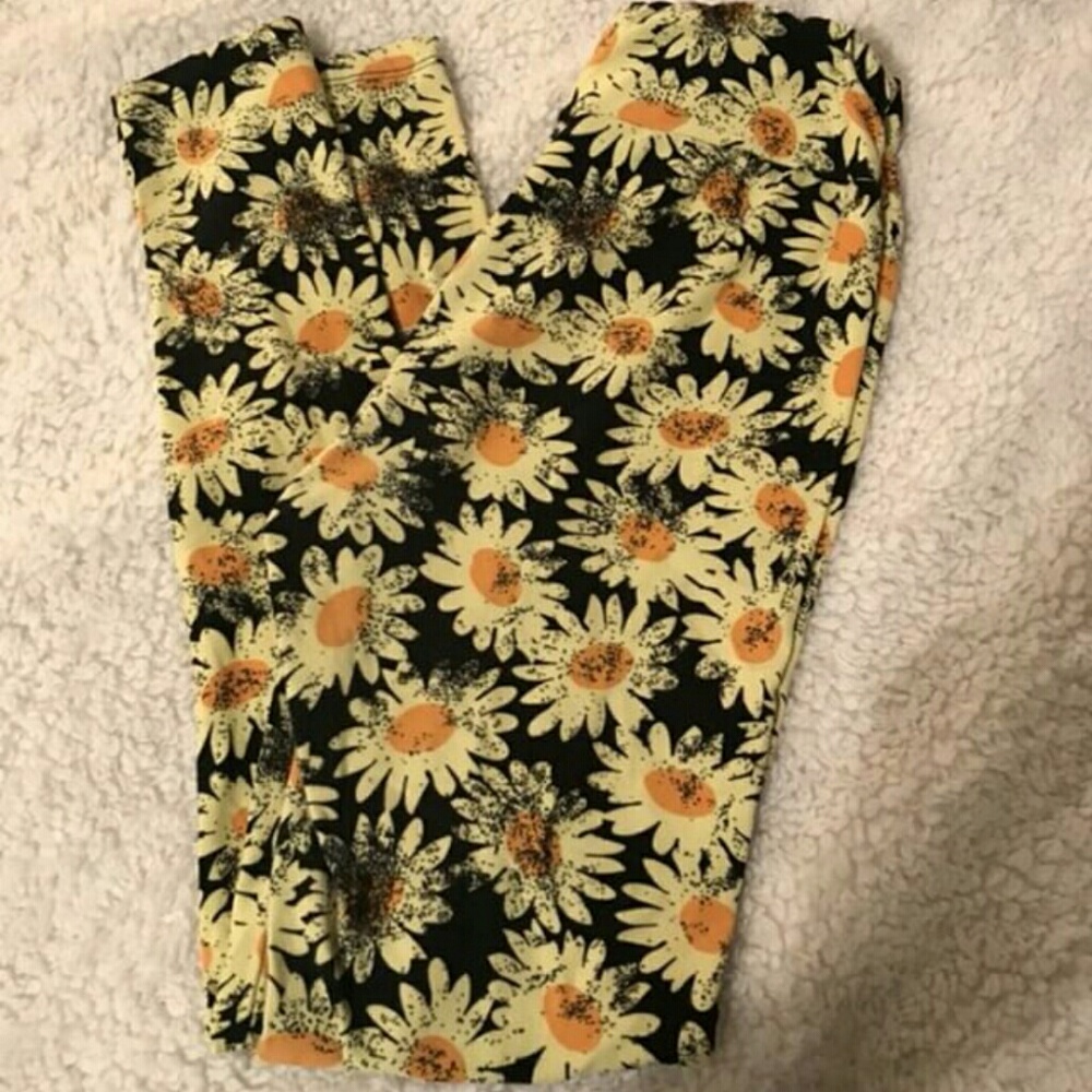 Lula roe flower leggings